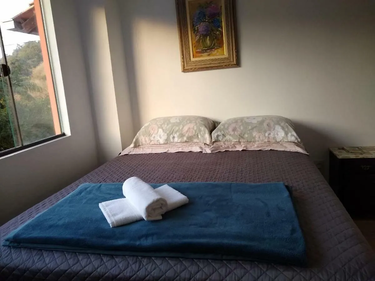 Hostel Dina & Suites ポメロデ