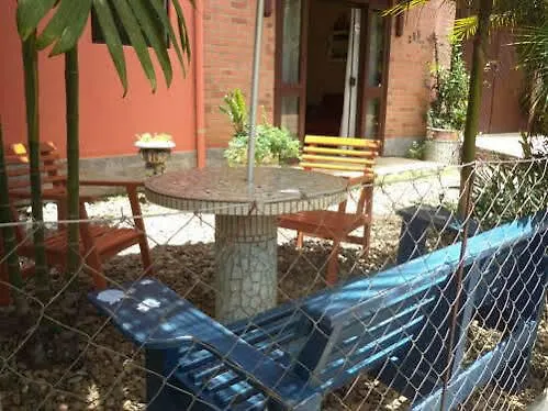 Hostel Dina & Suites ポメロデ